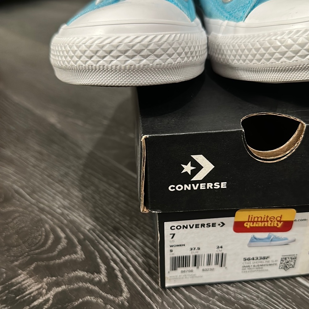 Blue converse - Picture 5 of 5